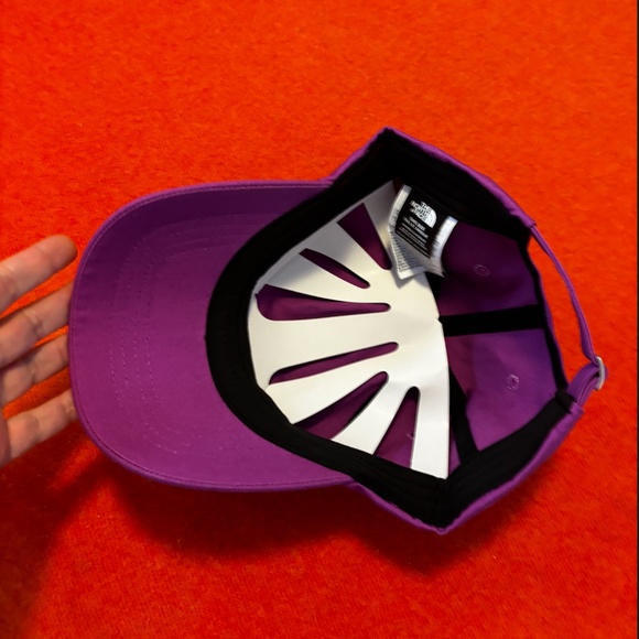 The North Face unisex crimson purple 100% cotton retro dad cap NWT - Picture 8 of 8